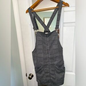 Bib dress